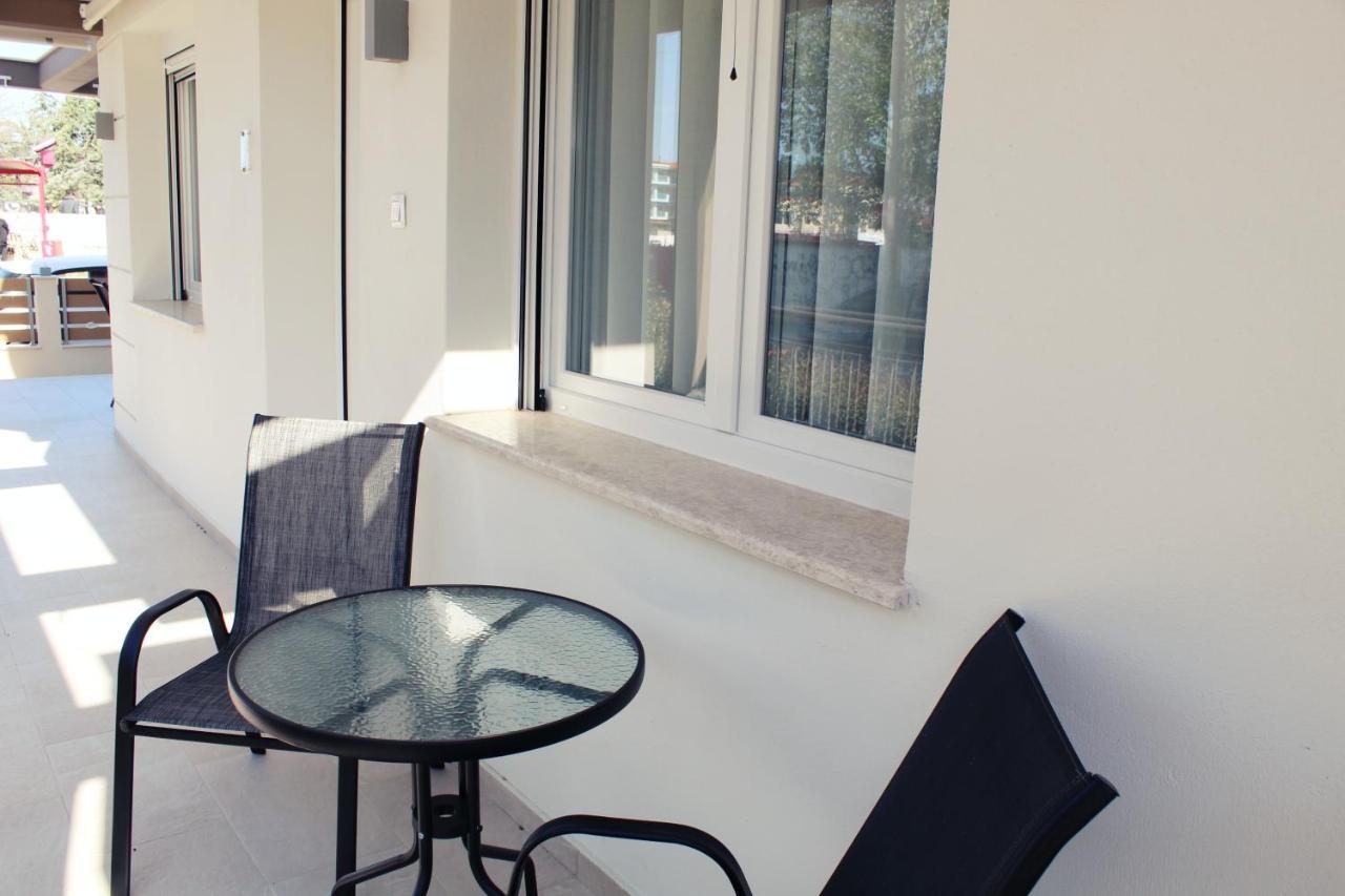 Saan Luxury Living Apartment Nea Kallikrateia Exterior photo